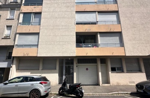 Montchat Apartment | Isidore