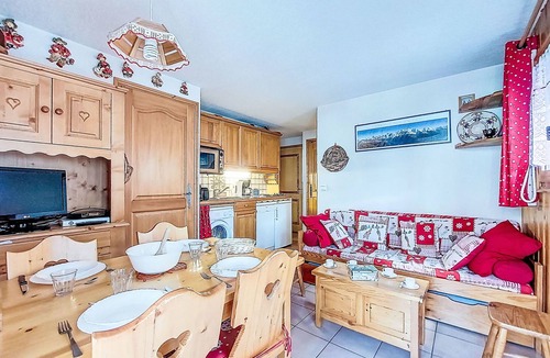 Saint-Gervais-les-Bains Apartment | Jardins Alpins by Interhome