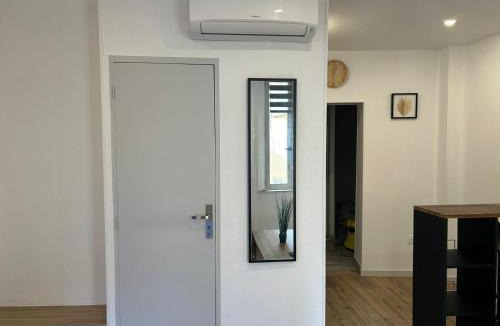 Grasse Apartment | Jasmin