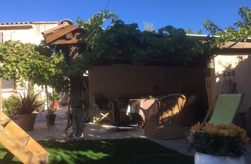 Jonquerettes Villa | Joli Gite Avec Jardin et Piscine Privatifs Proche Avignon