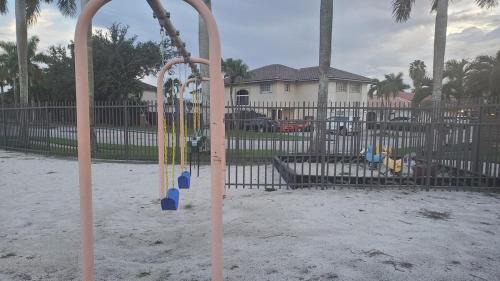 Tamiami Bed & Breakfast | KC Rich Services Room Suites