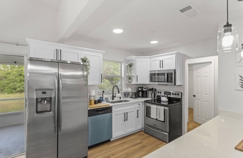 Kissimmee House | King bd/Modern Home sleeps 8 w/private backyard
