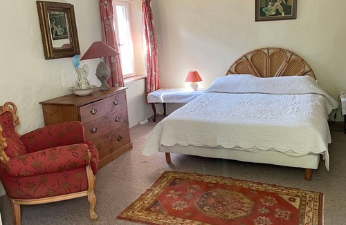 Sauzet Bed & Breakfast | King’s room with Pool and Garden