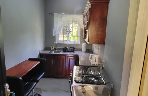 Runaway Bay House | Kingsbird By The Sea- Cozy 1 Bedroom