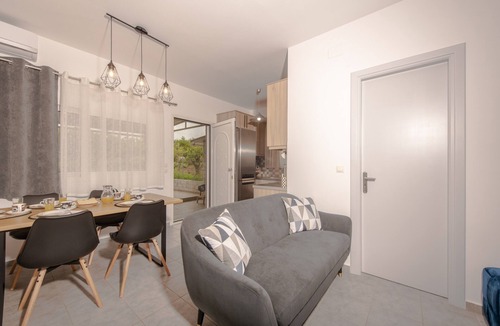 Agia Marina House | Koukounaria House Holiday Home with Private Pool, Wi-Fi, and Air Conditioning