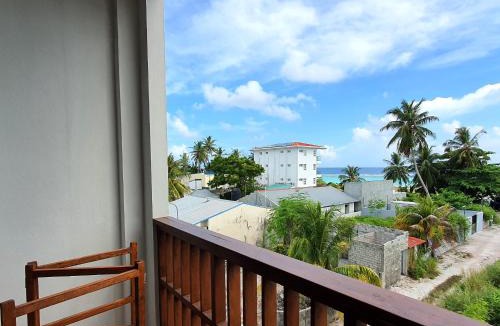 Thulusdhoo Island Hotel | Kuredhi View