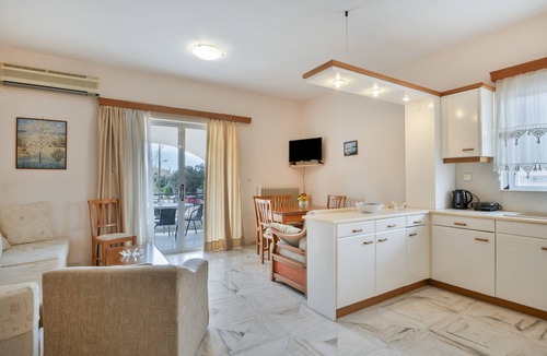 Porto Heli Apartment | Kyma Arch House: Authentic Stay with Panoramic Views in Porto Heli