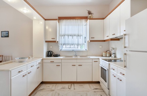 Porto Heli Apartment | Kyma Arch House: Authentic Stay with Panoramic Views in Porto Heli