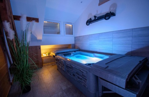 Cluses Apartment | L'écrin Précieux - Clim, Spa, Sauna - 2 suites parentales