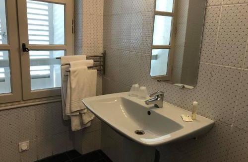 Saint-Maximin-la-Sainte-Baume Hotel | L'Annexe Plaisance - Hôtel Non Climatisé