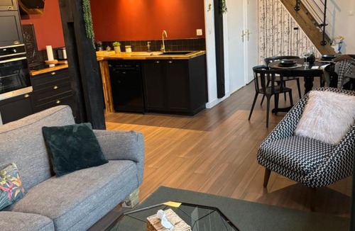 Santy - La Plaine Villa | L atelier de Jules