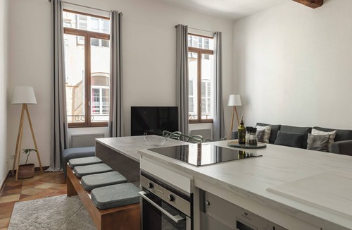 Aix-en-Provence Historic Centre Apartment | L'Authentique - A Journey to Provence