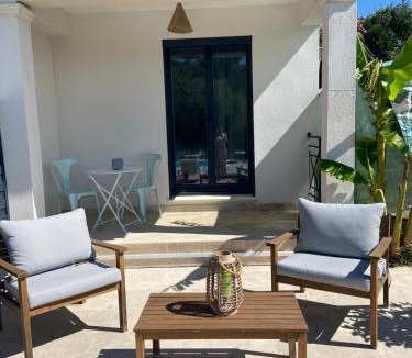Preconil House | L'Elyvette