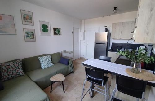 Carces Apartment | L'Escale en Provence, confort et calme, centre village, climatisation et wifi