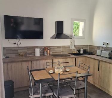 Pierrelatte House | L'escale Provençale
