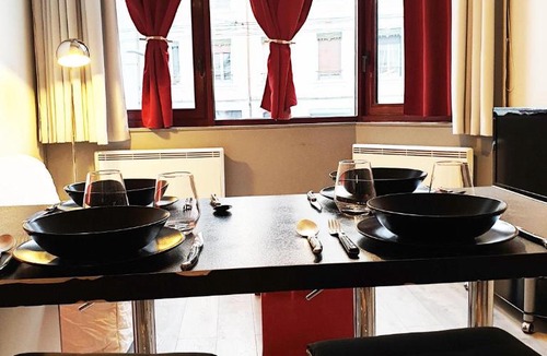 Republique - Tolstoi Apartment | L Esprit Loft, Duplex pour 4 proche Lyon et PartDieu