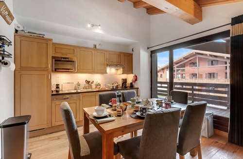 Vallorcine Apartment | l'Ours Bleu B33 Ski-In at Vallorcine| Shared Pool, Gym & Wellness, Vallorcine (Argentiere), France