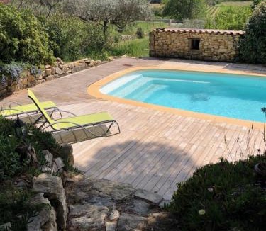 Besse-sur-Issole Bed & Breakfast | l'Oustaou B&B Piscine & Spa