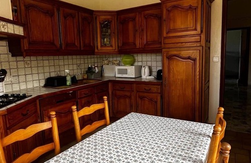 Le Luc House | La Bastide des Gayants : garden, swimming pool, wifi