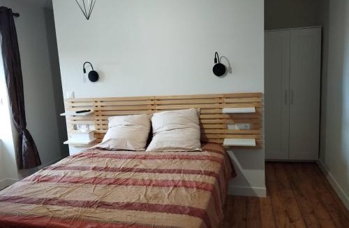 Chaspuzac Bed & Breakfast | La Canissa Carrada chambre d'hôte Indigo et Moka