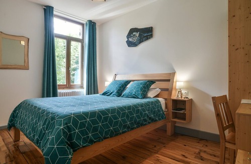 Saint-Franc Bed & Breakfast | La Chartreuse Guest Room with Shared Garden and Wi-Fi