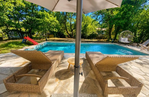 Saint-Paul-en-Foret Villa | La Cigale - Dogfriendly ground floor villa with swimming pool, jacuzzi and large garden