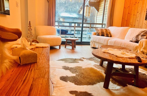 Chamonix-Mont-Blanc Apartment | La Cordée Residence with swimming pool - apartment 126