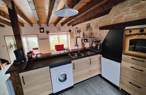 Besse-en-Chandesse House | La Couze - BESSE ET SAINT ANASTAISE