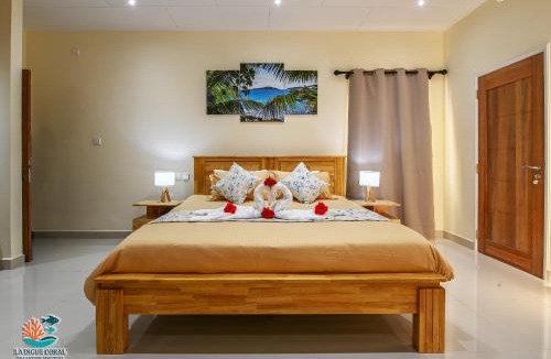 La Passe Apartment | La Digue Coral Self Catering Apartments-Beachfront
