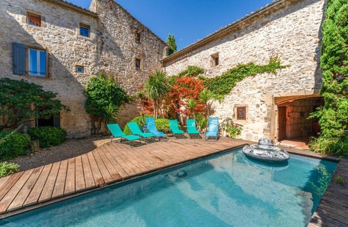 Collias House | La maison d ’ôré