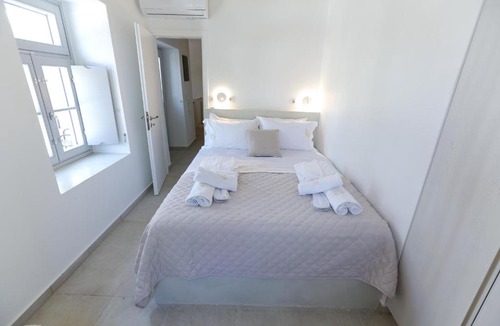 idhra Villa | La Maison de Marie Geraldine