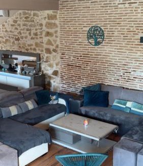 Mars-sur-Allier House | LA MEUTE