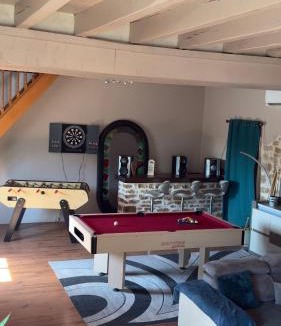 Mars-sur-Allier House | LA MEUTE