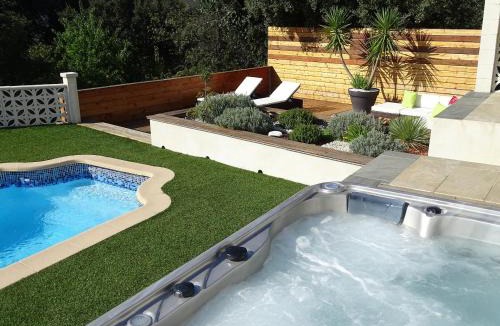 Sainte-Anastasie-sur-Issole Villa | La Pépite d'Amour, villa 5 étoiles, spa privatif, sauna, piscine privée à volonté !