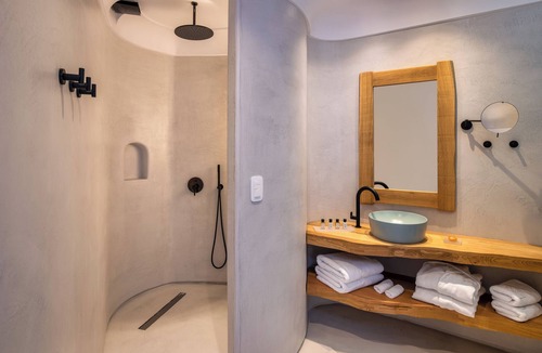 Akrotiri Hotel | La Ponta Villas & Suites