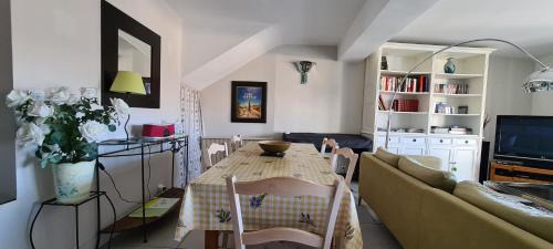 Venterol House | La salamandre