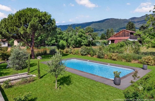 Saint-Genis-Pouilly Apartment | La Sublimée Villa with Private Pool & Close to Switzerland