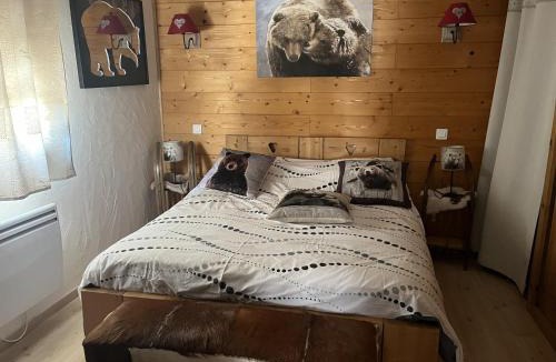 LʼArgentiere-la-Bessee Bed & Breakfast | La Taniere