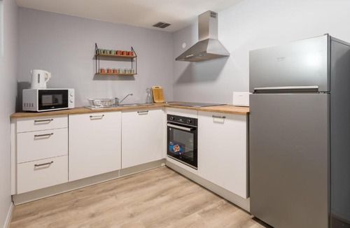 Aubenas Apartment | La Tour - Appt climatisé pour 2