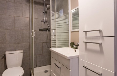 Aubenas Apartment | La Tour - Appt climatisé pour 2