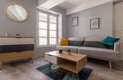 Aubenas Apartment | La Tour - Appt climatisé pour 2