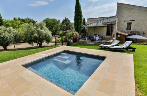 Montmeyan Bed & Breakfast | La Tour d'Enguerne