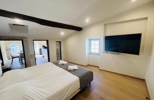 Grignan Villa | La tour de Grignan