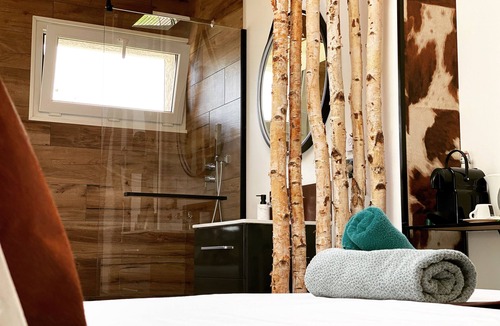 Cluses Bed & Breakfast | La Villa d'Hélène Chambres d’hôtes et Appartements-Cluses