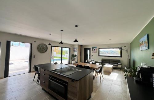 Mazan Villa | La Villa de Jéna