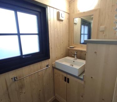 Flayat Ski Chalet | LACUSTRA cabanes accessibles en canoë et chalets tout confort