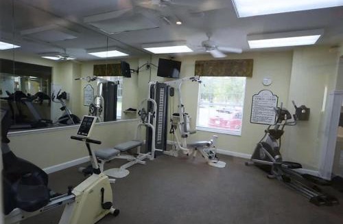 Lake Berkley Villa | Lake Berkley 5 bedroom 3 bath villa near Disneyland