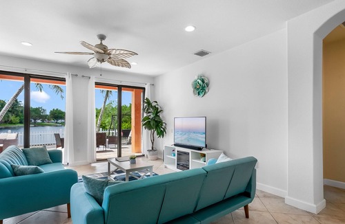 Tamiami House | Lake front, Billiard room, Large patio, Pet-friendly, BBQ, Safe Neighborhood
