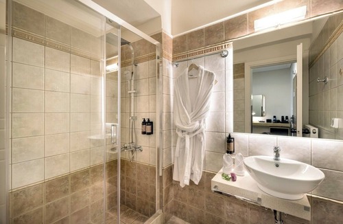 Agrafa Hotel | Lake Kremasta Hotel