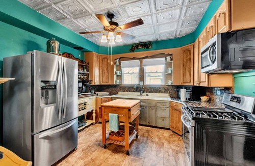 Winter Haven House | Lakefront Retreat at 6BR Escape w/Heated Pool | Private Dock | Game Room | Deck | Perfect